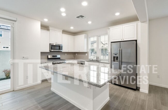 Photo - 1580 Parkside Way