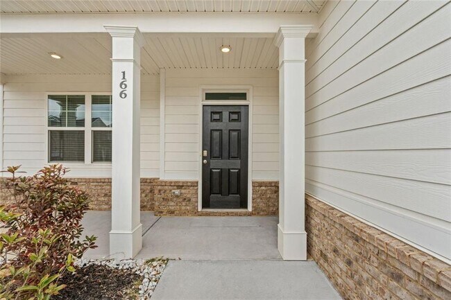 Photo - 166 Champlain Rd