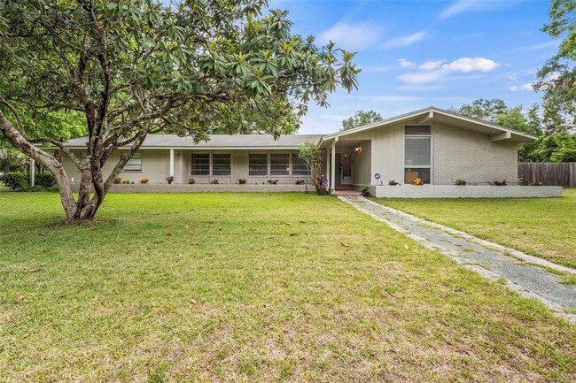 Building Photo - 25446 SW 5 Ave Rental