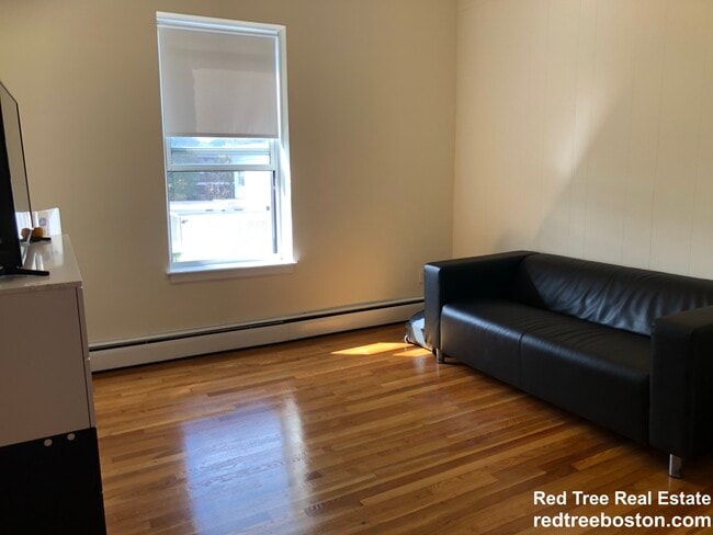 Photo - 176 N Beacon St Unidad 1