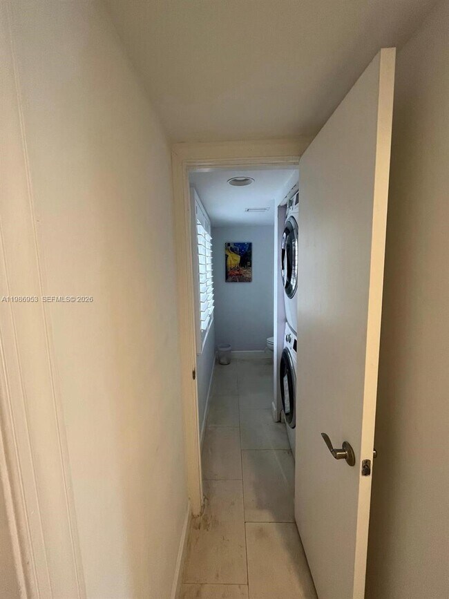 Photo - 5570 SW 70th Pl S