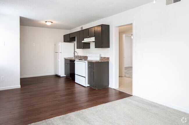 2 BR, 1 BA 800 SF