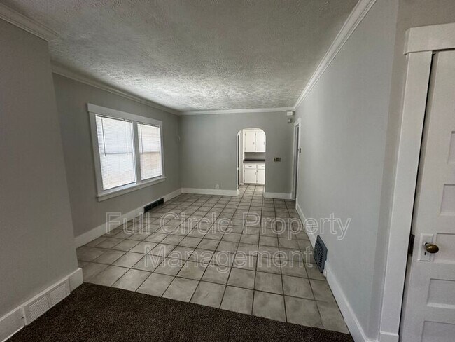 Photo - 2715 Browne St