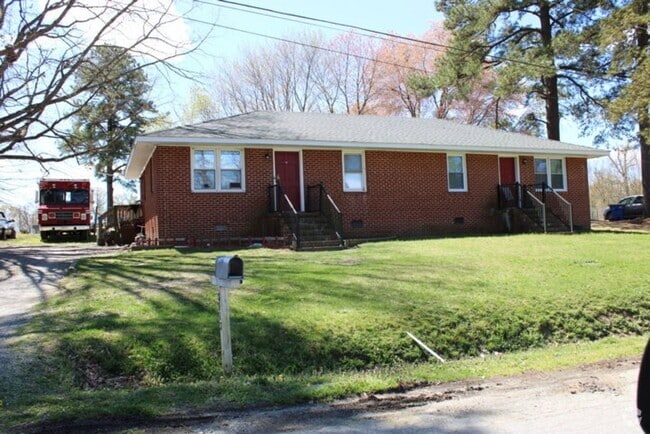 Building Photo - 3115 Parkdale Rd Unit 3115 Parkdale Rental