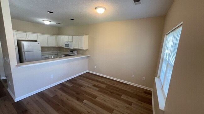6308 Sweetwater Blvd