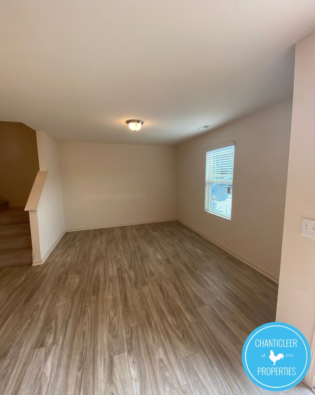 Photo - 6 Rochambeau Ct