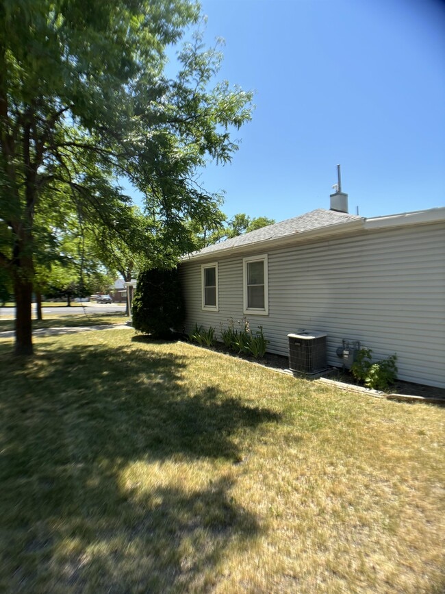 Photo - 1007 Bonneville Ave