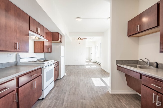 2BR, 1BA - 786SF