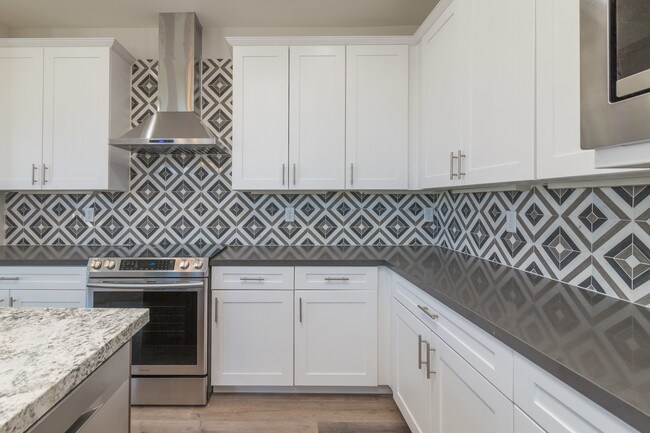 Photo - 1214 W 5th St