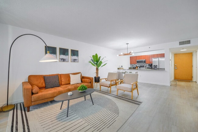 Photo - 1 SE 12th St Unit SI FL18-ID1022212P