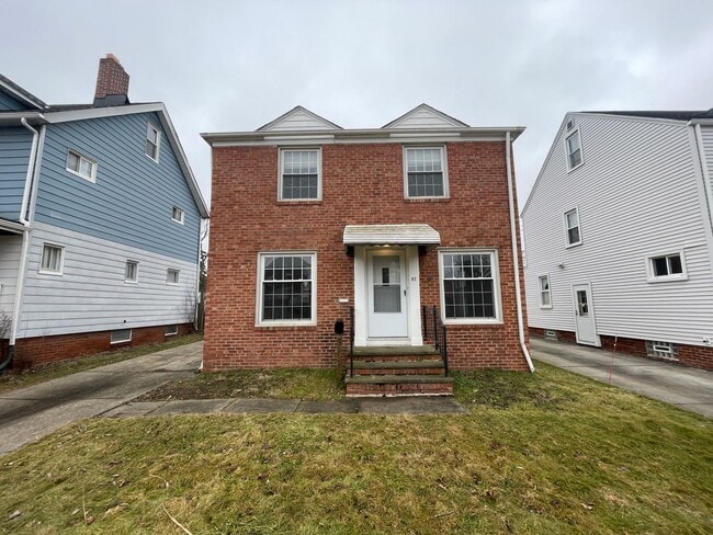 Building Photo - 52 Gould Ave