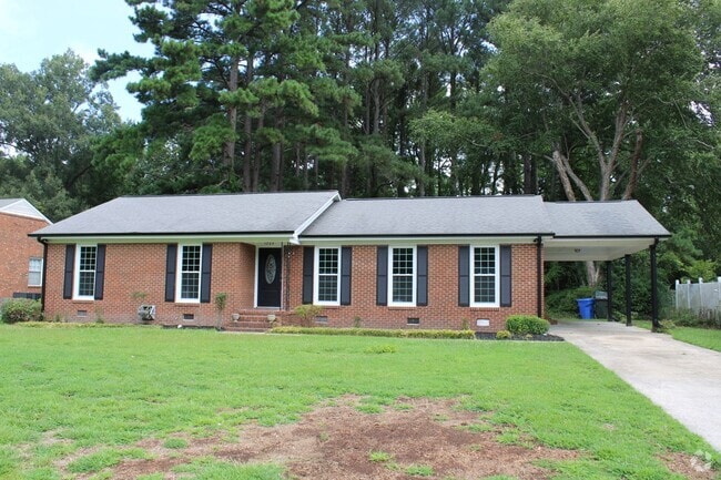 Building Photo - 1204 Queen Anne Rd NW Rental