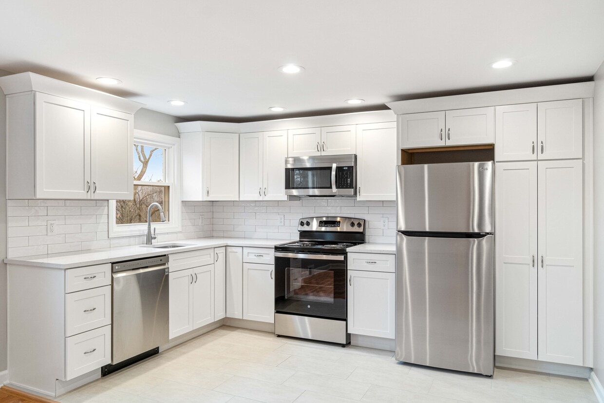 Kitchen - 21 Promenade St (Crafton, PA)