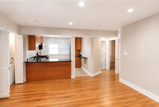 Photo - 4247 N Keystone Ave Unit 102
