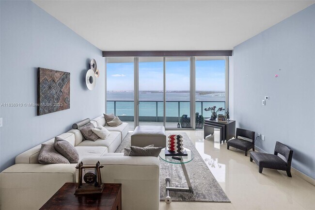 Building Photo - 1331 Brickell Bay Dr Unit 2909