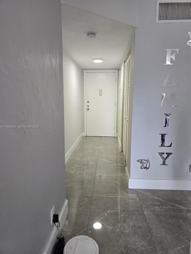 Photo - 13715 Kendale Lakes Cir Unit A-308