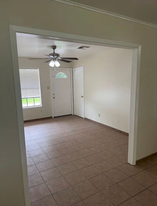Photo - 214 Guidry Rd