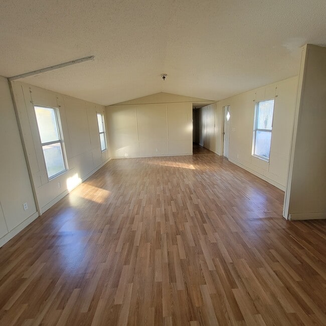 Building Photo - White Oak Properties Rental