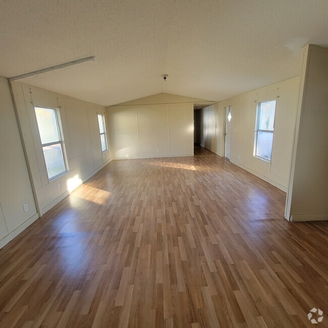 Building Photo - White Oak Properties Rental