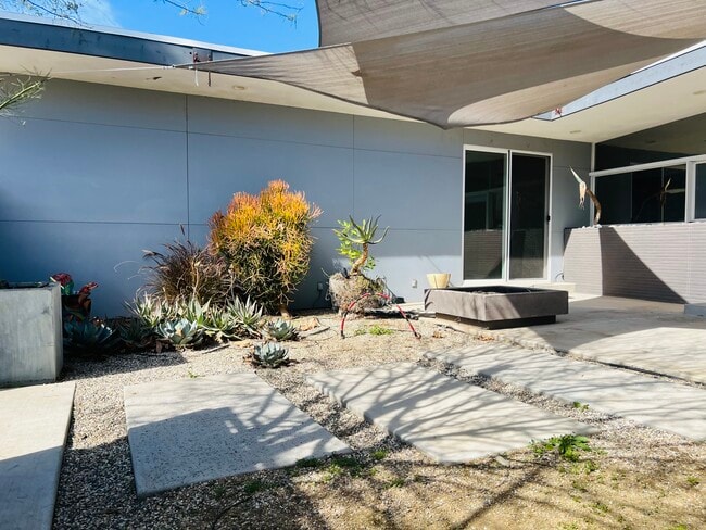 Photo - 5177 Carlingford Ave