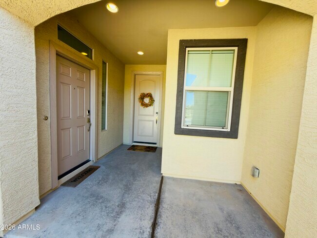 3569 E Peartree Ln