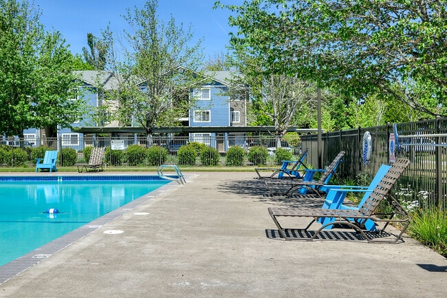 coniferplace-stanleyphoto-0513-exterior8