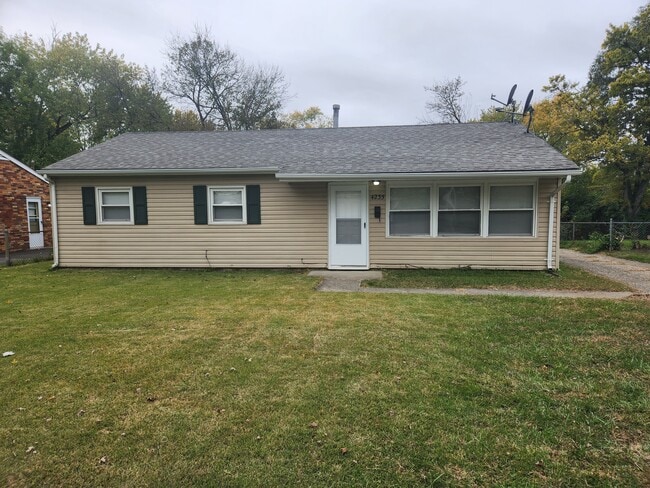 Building Photo - 4235 Wolf Rd