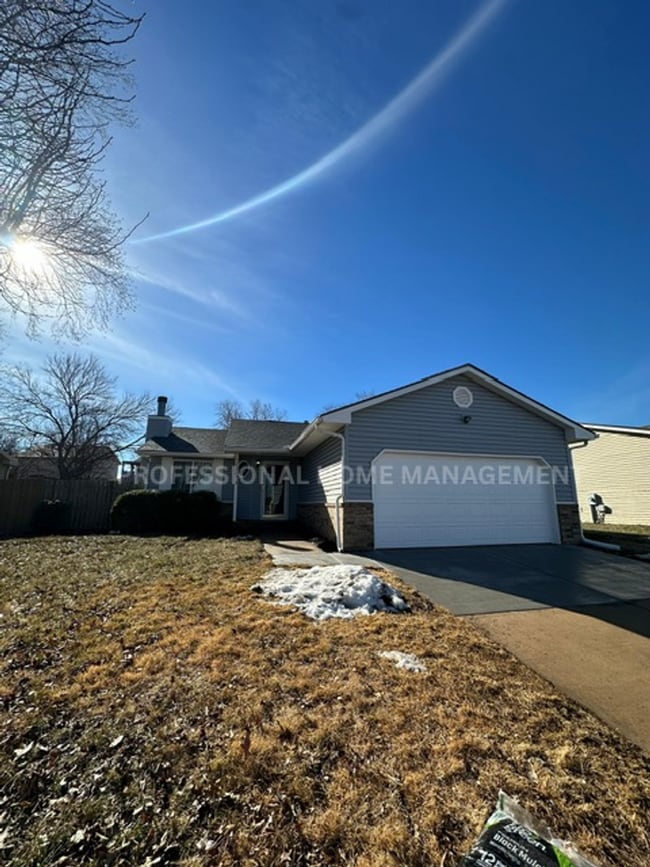 Building Photo - Coming soon! Renovated 3 Bedroom 2 Bath home with Finished Basement! More Photos Coming Soon!