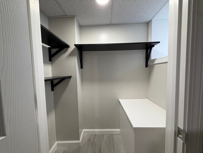 Photo - 320-322-322 Wood St Unit Room C