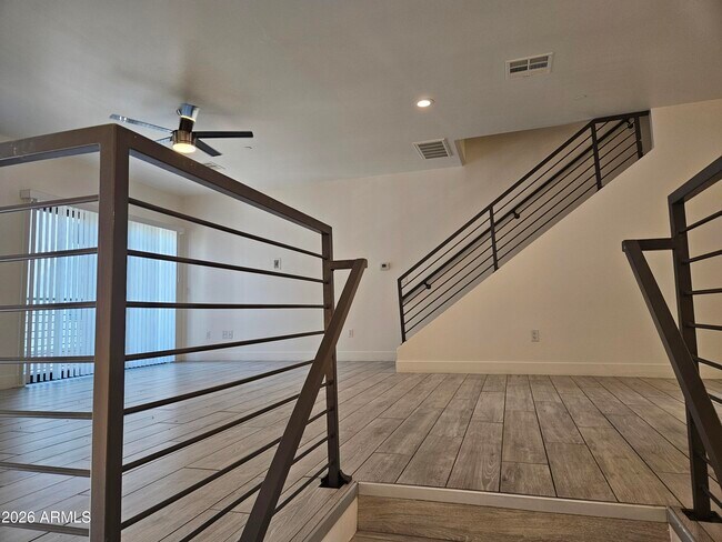 Photo - 264 S Roosevelt St