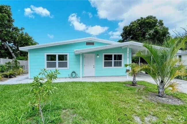 Building Photo - 1428 16th St W Rental