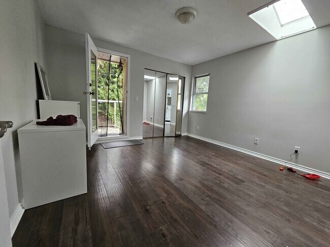 Photo - 1318 Ross Rd