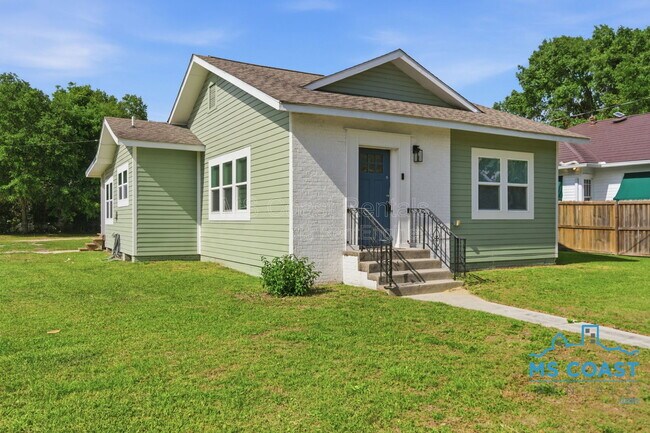 Photo - 962 Thelma St