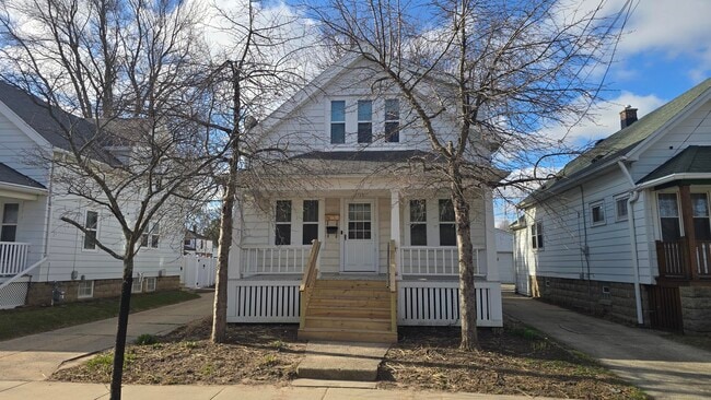 Building Photo - 1727 E Morgan Ave