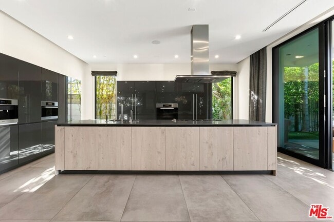 Photo - 853 N Kilkea Dr