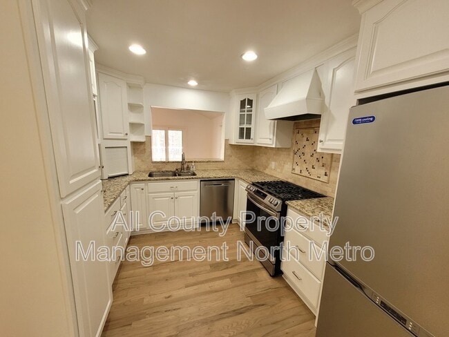 Photo - 180 Crestwood Ct