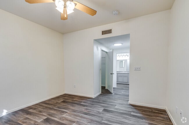 2 BR, 2 BA (Charlotte) - 1,062 SF