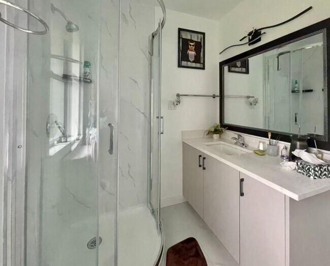 Photo - 2 bedroom in Burnaby BC V5J 2X7
