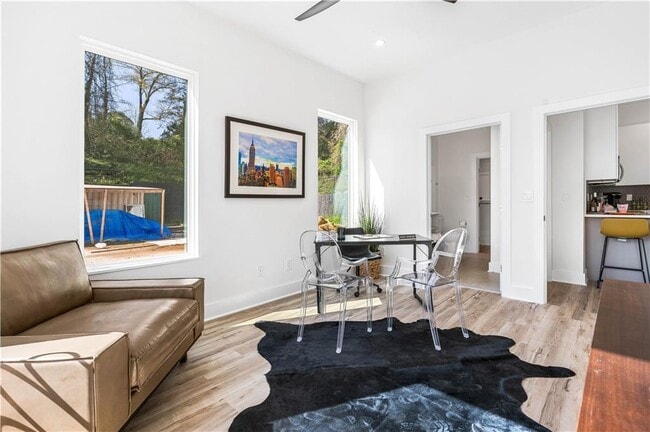 Building Photo - 1155 Custer Ave SE Unit 202