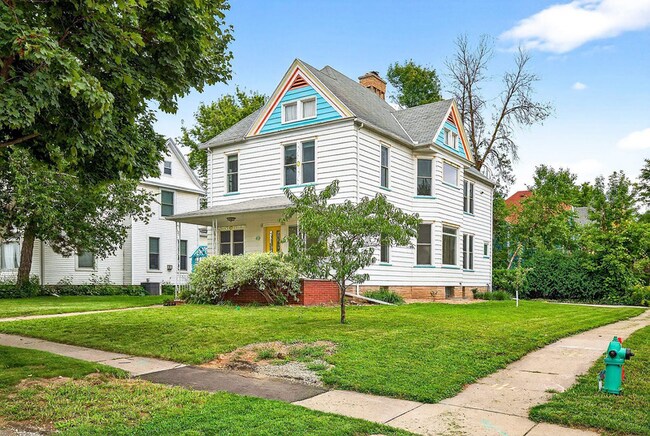 Photo - 305 N Lawe St