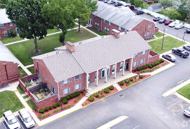 Building Photo - The Life at White Pines Rental