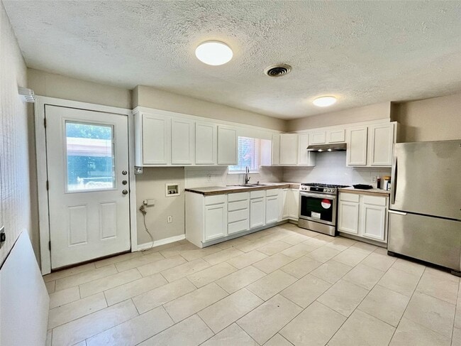 Building Photo - 2614 Denison St Unit 26 Rental