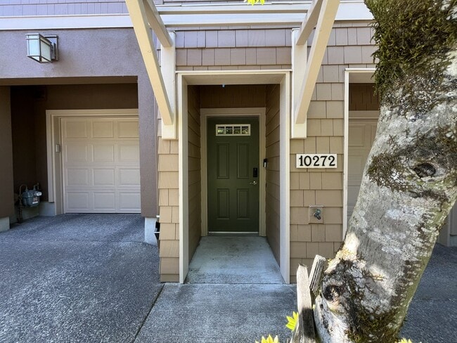 Photo - Incredible Forrest Park Townhome!! 2 bedroom, 2 bath, HUGE attached Garage!