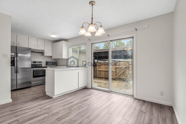 Photo - 8809 Salmon Falls Dr Unidad C