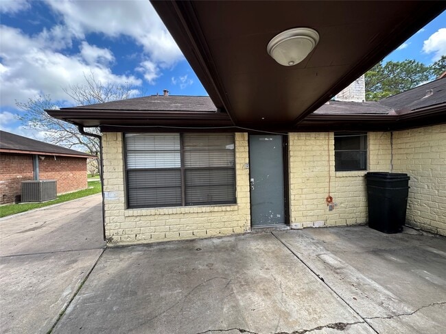 Photo - 11506 Sagemeadow Ln