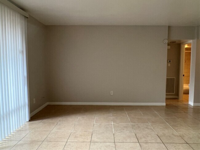 2824 Briarhurst Dr Unit 9