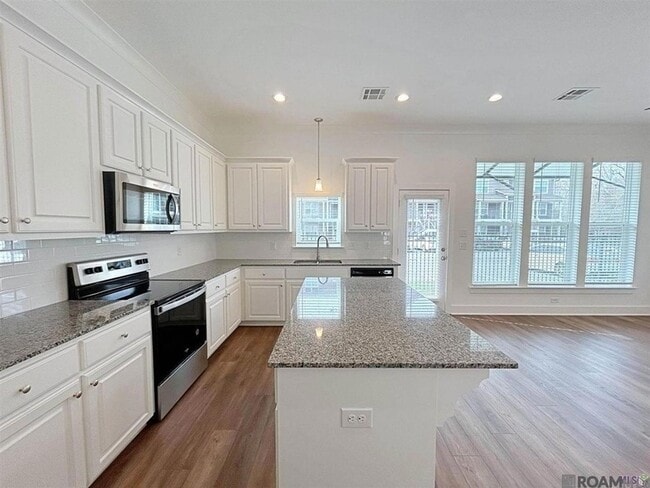 Photo - 610 Lake Shelf Dr