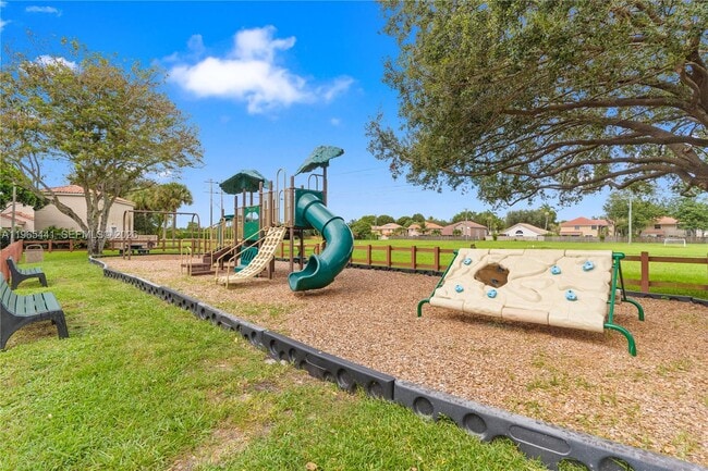 Photo - 11009 Mainsail Dr