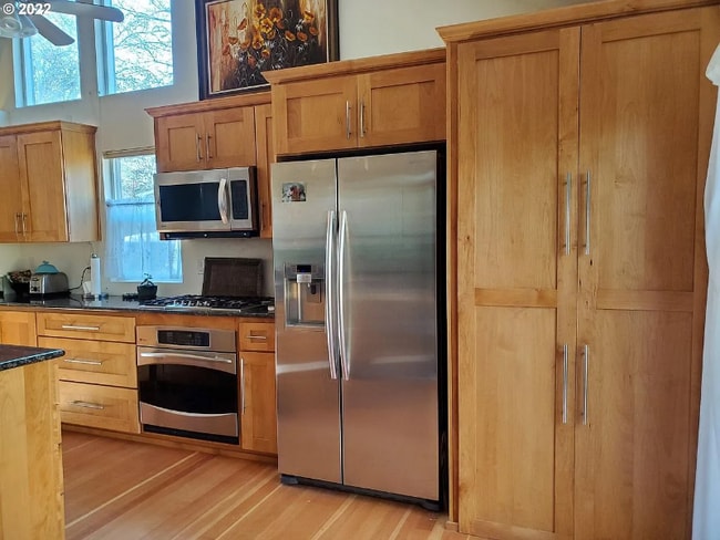 Photo - 325 E 31st Ave