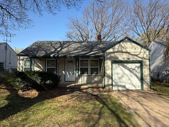 Building Photo - 743 S Fountain St